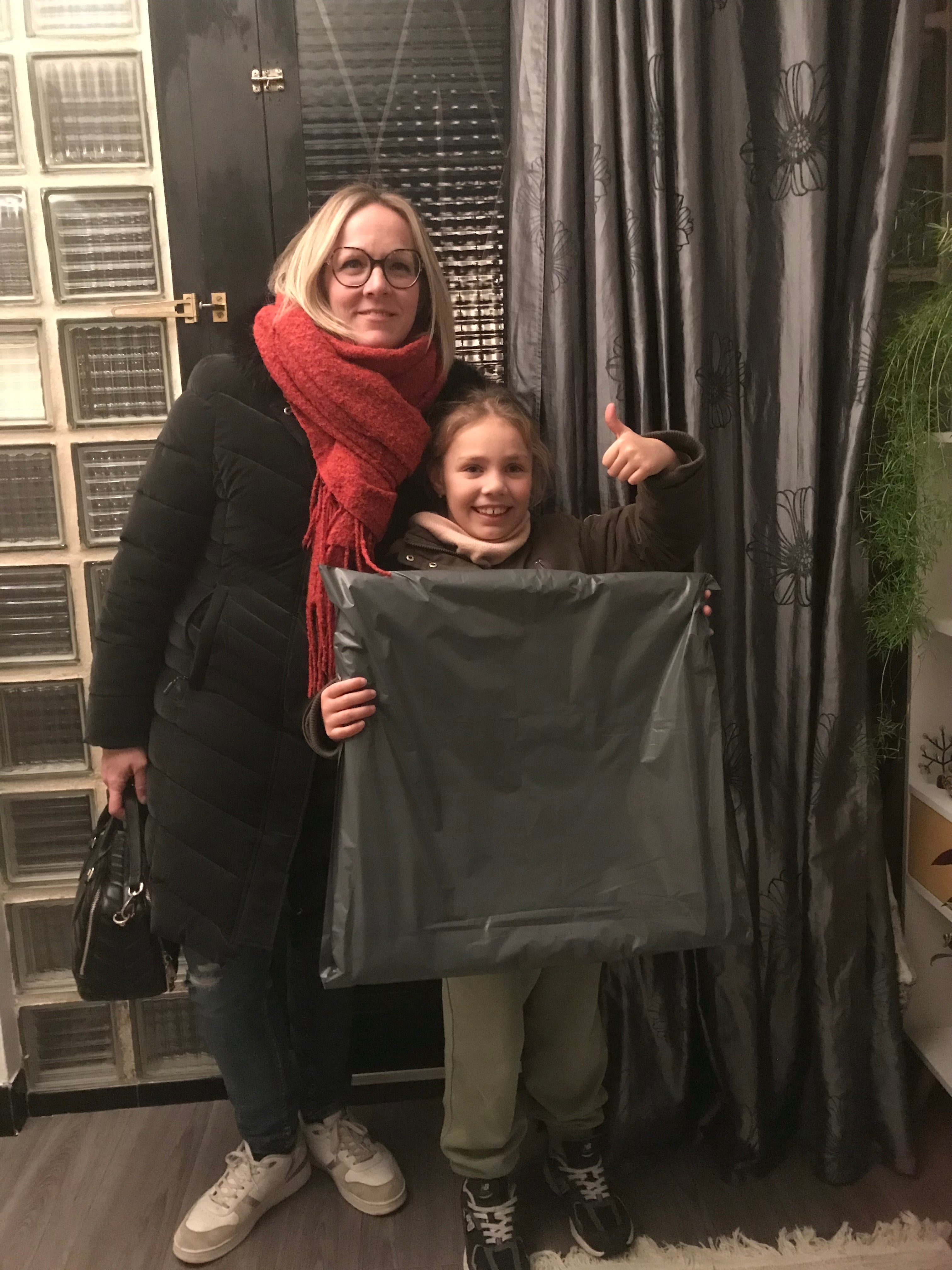 LA FILLE ET LE VASE 🏺 -Oeuvre originale - VENDUE